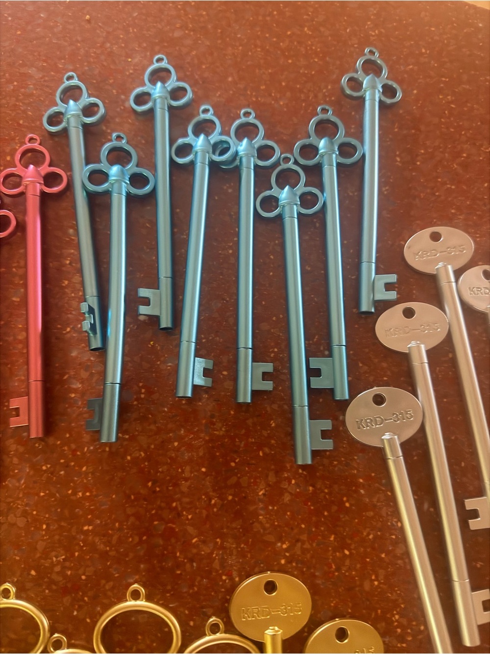 Key Novelty Pens! Various colors pick 1 - Picture 3 of 5